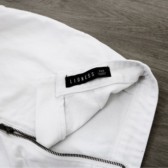 Princess Polly White Lola Mini Skirt 🤍 - Picture 3 of 5